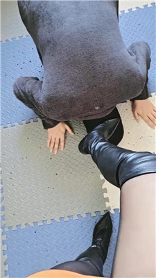 图片[2]_【豫安然】清理脏鞋底/长靴黑丝踩虐_HD绳艺资源