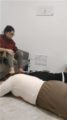 图片[4]_【樱樱】情侣主-让闺蜜下跪伺候-奴下奴/舔脚/耳光【五】_HD绳艺资源