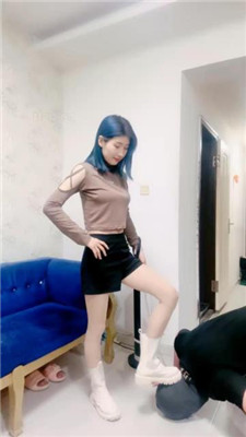 【兔兔大人】跪舔白短靴/转胯骑马/提档/全体重跳踩_HD绳艺资源