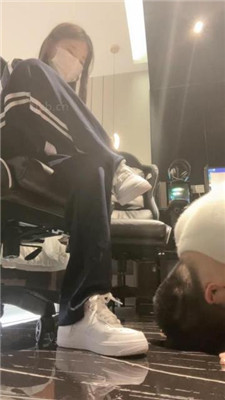 【阿月大王】学生服诱惑-空军一号/棉袜辱老师狗/清理脚趾缝_HD绳艺资源