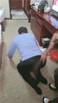 图片[10]_【bibi团】转胯爬行/抽耳光/掐乳/舔闻脏鞋/嘴脱袜子_HD绳艺资源