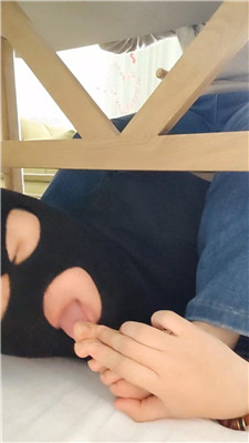 图片[12]_【樱樱】桌底视角-高中生S让狗除脚臭【上】_HD绳艺资源