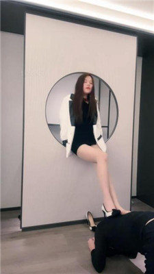 图片[12]_【琪琪大人】跪求圣水/舔高跟肉丝美腿/胯下辱/臭脚捂脸_HD绳艺资源