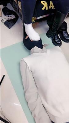 图片[5]_【蜜雪】跪舔脏长靴/白袜脚踩脸/品尝裸足_HD绳艺资源