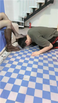 图片[6]_【Lel】脚插嘴/裸足踩狗脸/脚踩喂食_HD绳艺资源