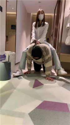 图片[20]_【酒鸽】小白鞋白袜踩虐/骑马转胯/踩狗舌/吃袜子【完整版】_HD绳艺资源