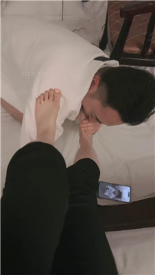 图片[5]_【娜娜米】桌底无意识踩下贱狗_HD绳艺资源