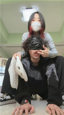 图片[7]_【朱砂痣】运动鞋棉袜裸足-男友变狗全过程_HD绳艺资源