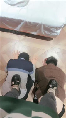 图片[4]_【子衿】双奴-磕头求虐/踩踏/碾压狗爪/舔脏鞋底/袜子塞嘴_HD绳艺资源