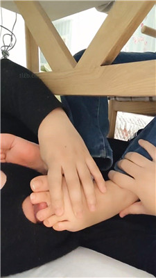 图片[9]_【樱樱】桌底视角-高中生S让狗除脚臭【上】_HD绳艺资源