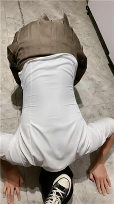 【小软】变装奴-跪舔高帮帆布鞋/清理多双鞋子/吐口水舔船袜_HD绳艺资源