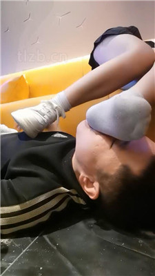 图片[6]_【文文文】KTV-素人小姐姐白袜白鞋踩脚垫_HD绳艺资源