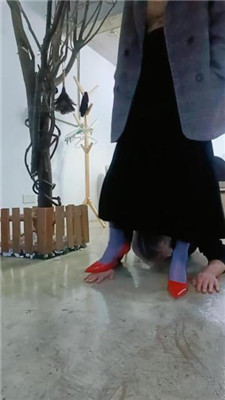 【绯闻王妃】圈养狗犬化爬行/打手心/重口艺术喂食_HD绳艺资源