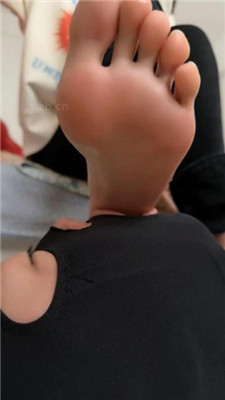 图片[14]_【玥野兔】近距离-雪地靴原味船袜踩虐_HD绳艺资源