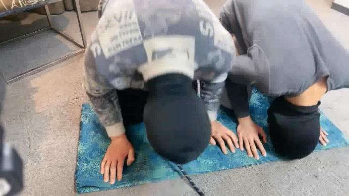 【诺伊】双奴-狂吸长靴鞋内/碾压踩狗头【完整版】_HD绳艺资源