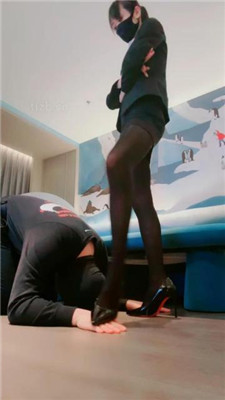 图片[2]_【美娜格格】白领S-黑丝高跟美腿-腿绞窒息/掐乳/臭脚捂脸/跳踩_HD绳艺资源