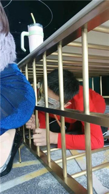 图片[5]_【咩祖】圈养犬化生活-狗笼桌子囚禁/肉丝脚窒息_HD绳艺资源