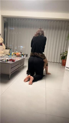 图片[2]_【冰色】恶毒继母-高跟肉丝脚踩狗儿子/口水鞋底_HD绳艺资源