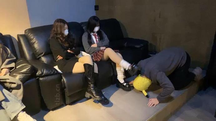 【精神小妹】素人学生S-私人影院群调群虐_HD绳艺资源