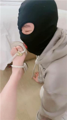 图片[3]_【薯条】双S-狗舌清理超脏鞋底/踩踏/白袜堵嘴/骑脖胯下辱_HD绳艺资源