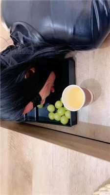 图片[17]_【米开朗】母畜-舔运动鞋白袜/踩踏喂食/当脚垫/sp_HD绳艺资源