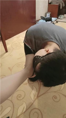 图片[2]_【莉轩】高跟丝袜脚崇拜/骑狗背掐乳_HD绳艺资源