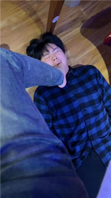 图片[12]_【supp】近距离-狗舌清理脏鞋底/闻白袜_HD绳艺资源