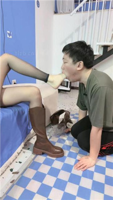 图片[9]_【Lel】脚插嘴/裸足踩狗脸/脚踩喂食_HD绳艺资源