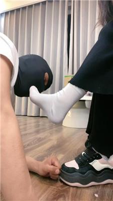 图片[3]_【七七】抽耳光/舔脏运动鞋/白袜脚捂脸/sp/转胯/掐乳_HD绳艺资源