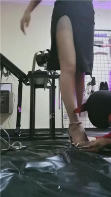 【爱米】双S-臭脚深喉/保鲜膜全包踩虐/封嘴袜子窒息【双视角版】_HD绳艺资源