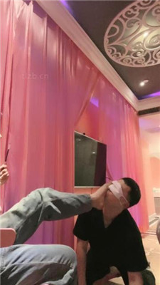 图片[3]_【维娜】主题酒店让狗舔白袜裸足_HD绳艺资源