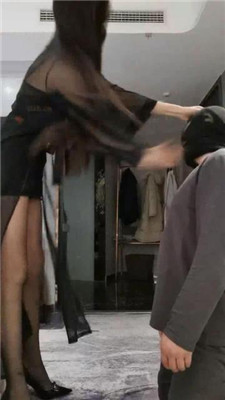 图片[9]_【皮皮】跑骚的代价-高跟长腿踩踏_HD绳艺资源