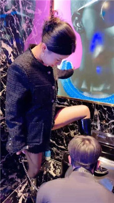 图片[11]_【潘妮绳艺导师】KTV-开发送酒服务生做狗_HD绳艺资源