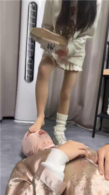 图片[15]_【樱木花道】素人首调-喂圣水/清理脏鞋底/踢踹/插嘴踩踏_HD绳艺资源