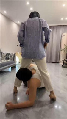 图片[2]_【辣姐】磕头求虐/转胯狗爬/丝袜脚诱惑/高跟踩乳_HD绳艺资源