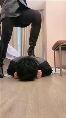 图片[8]_【柒柒学姐】绳艺技巧-高跟长靴踩虐/套头掐脖窒息_HD绳艺资源