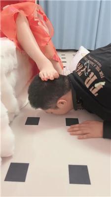 图片[14]_【猫咪大大】狗链拴住遛狗/骑马训练/清理脏鞋底/舔地板/圣水内裤_HD绳艺资源