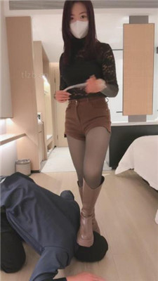 图片[9]_【晓雅】长靴女神-人肉坐垫/碾压踩/数据线抽/夹手指_HD绳艺资源