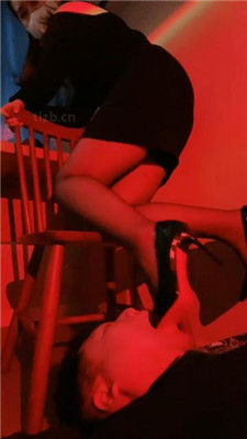 图片[9]_【素人星探】黑丝高跟美腿恋足舔_HD绳艺资源