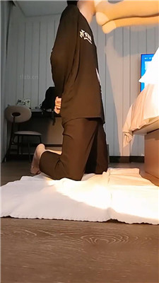 图片[14]_【米小唐】长靴踩虐/舔脏鞋发骚/喂口水_HD绳艺资源