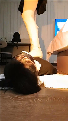 图片[5]_【米小唐】长靴踩虐/舔脏鞋发骚/喂口水_HD绳艺资源