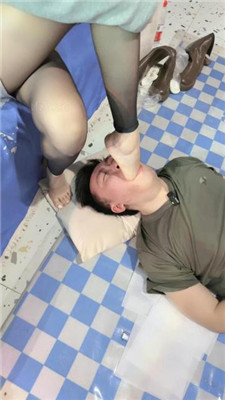 图片[17]_【Lel】脚插嘴/裸足踩狗脸/脚踩喂食_HD绳艺资源