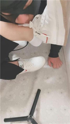图片[2]_【上上】强迫狗舔穿一天的白鞋原味船袜_HD绳艺资源
