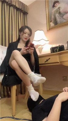 图片[5]_【小麦】小白鞋白袜踩/揪耳朵/打手心/嘴塞袜/掐脖【完整版】_HD绳艺资源