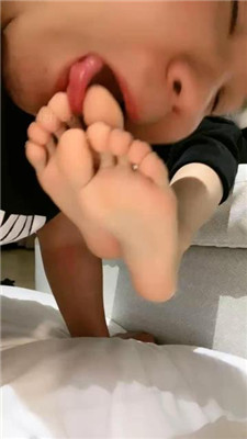 图片[8]_【冷御大大】近距离裸足恋足狂舔_HD绳艺资源
