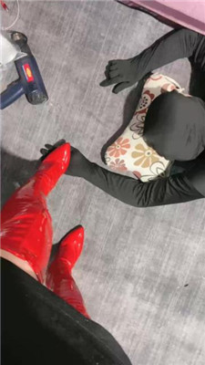 【冰诺】高跟长靴全体重踩狗爪【完整版】_HD绳艺资源