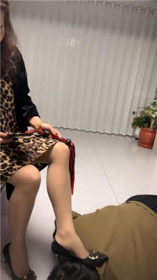 图片[7]_【冰色】恶毒继母-高跟肉丝脚踩狗儿子/口水鞋底_HD绳艺资源