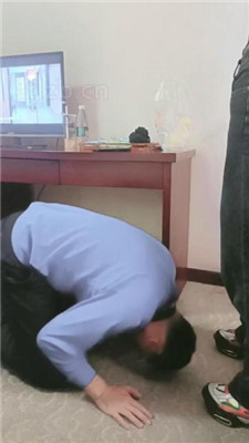 图片[8]_【bibi团】转胯爬行/抽耳光/掐乳/舔闻脏鞋/嘴脱袜子_HD绳艺资源