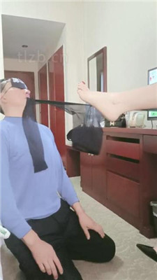 图片[18]_【bibi团】转胯爬行/抽耳光/掐乳/舔闻脏鞋/嘴脱袜子_HD绳艺资源