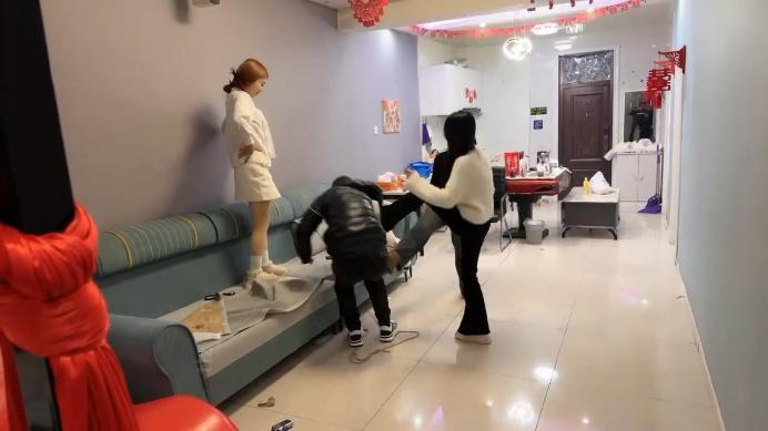 图片[5]_【精神小妹】校园高难度挑战-素人4S学生-高难度挑战踢踹【下】_HD绳艺资源